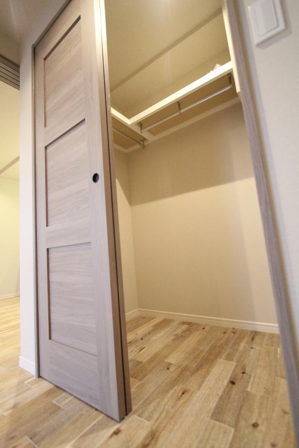 Receipt. Walk-in closet!