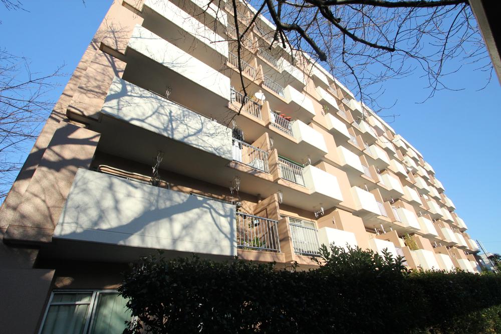 Local appearance photo. JR Chuo Line "Mitaka" station a 15-minute walk!