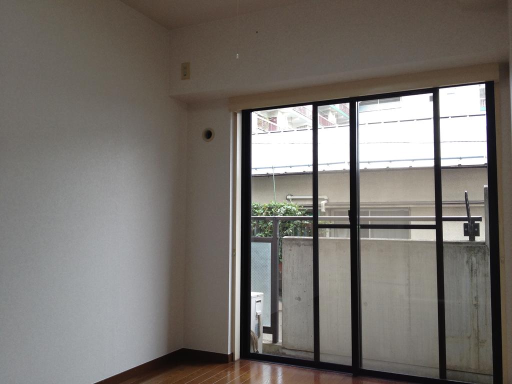 Living and room.  ☆ May day ☆