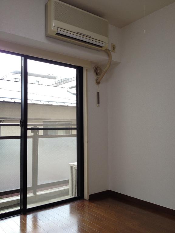 Living and room.  ☆ Air-conditioned ☆