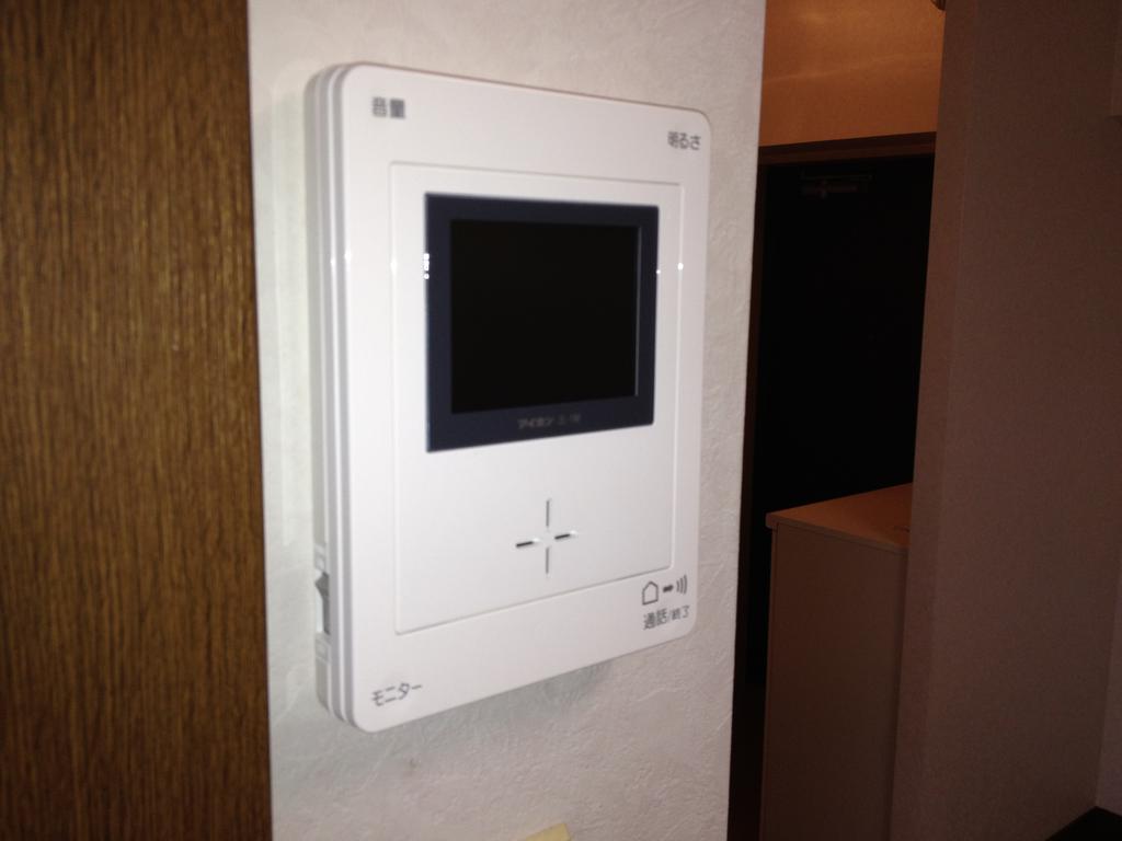 Security.  ☆ Peace of mind in the TV monitor Hong ☆