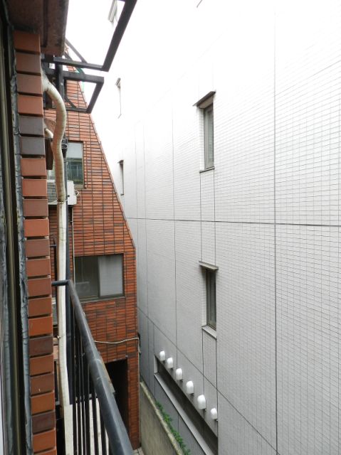 Other room space. Jose and laundry