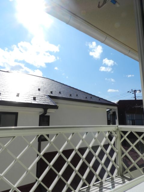 Other room space. Sunny