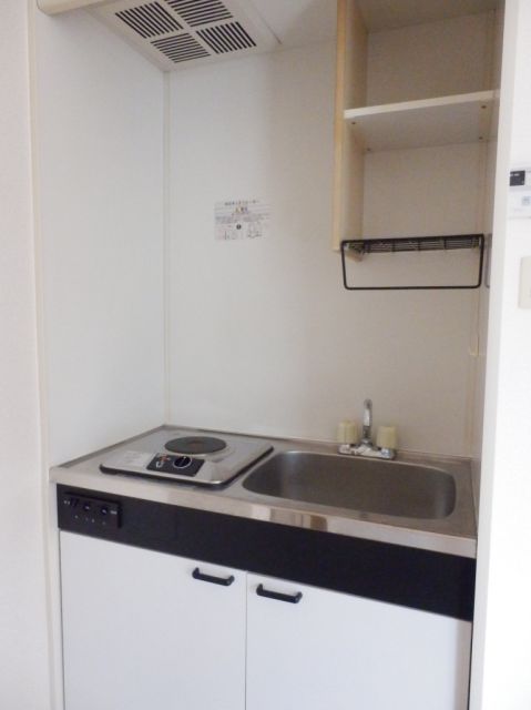 Kitchen. Electric stove