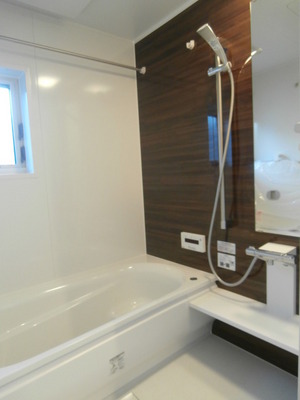 Bath.  ◆ Bathroom (with dryer) ◆