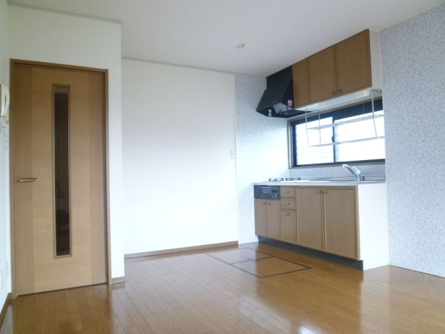 Living and room. Spacious living