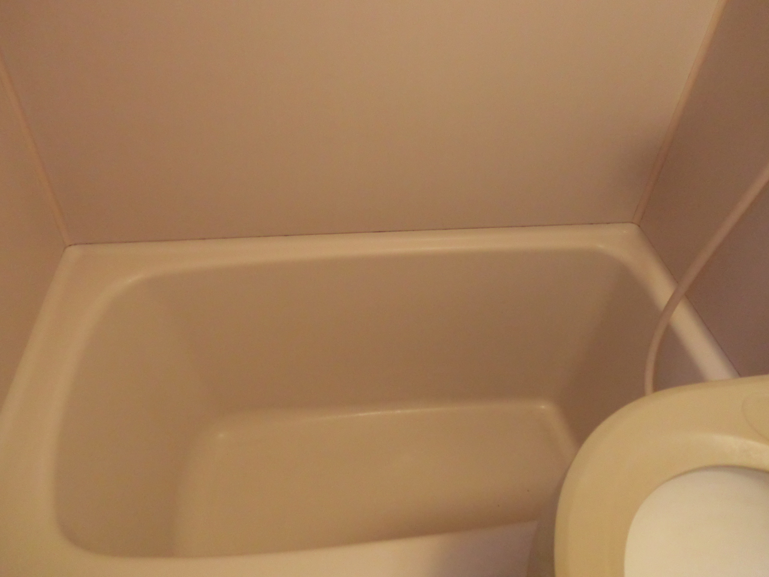 Bath. 3-point unit bus (Photo: Room 101 of the same type)