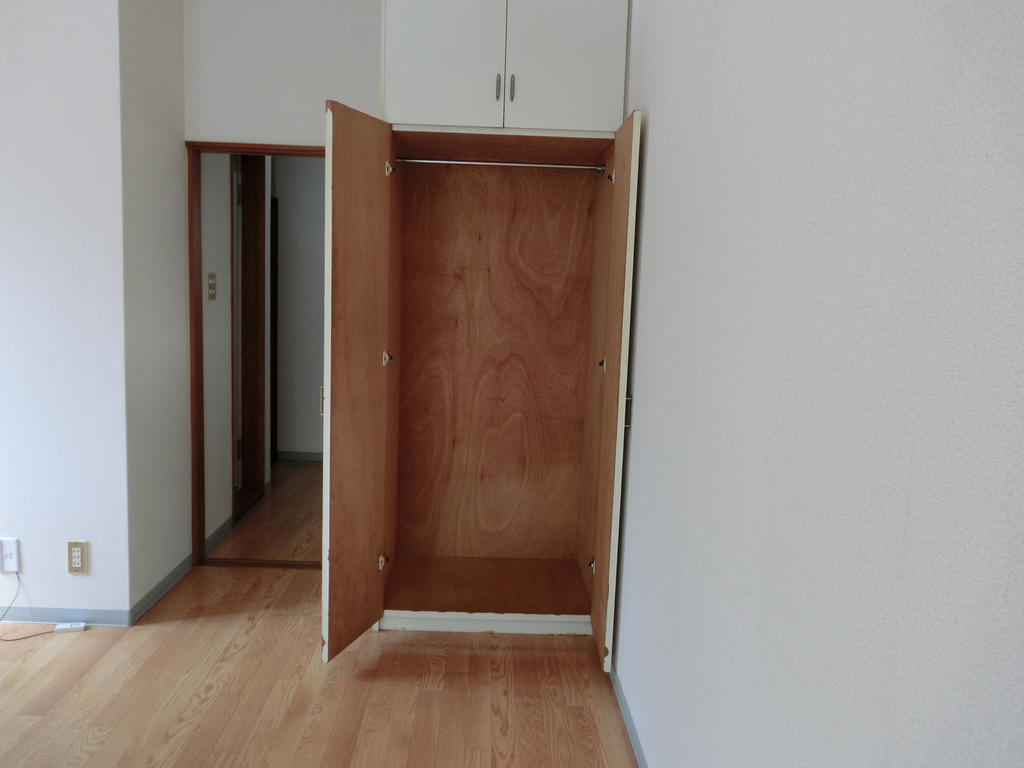 Receipt. Storage (Photo: Room 101 of the same type)