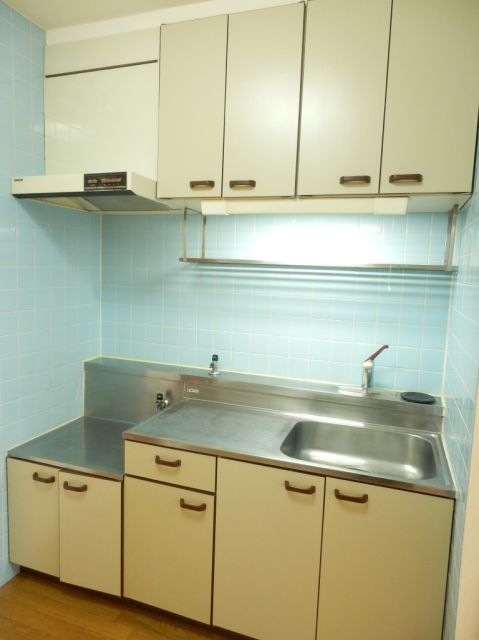 Kitchen. Gas stove can be installed