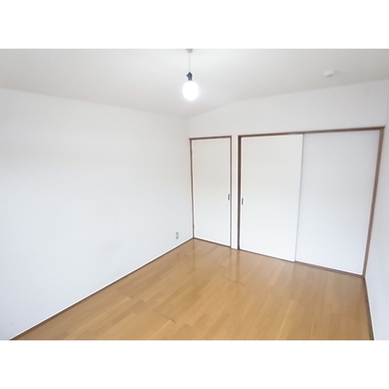 Living and room. Western-style 6 Pledge