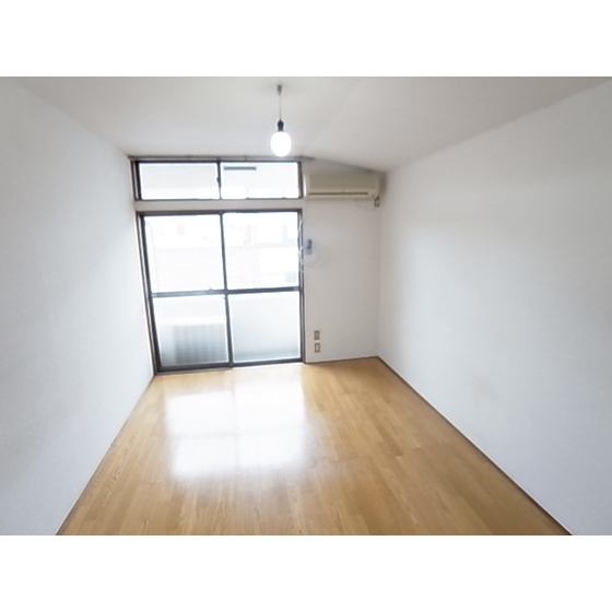 Living and room. Western-style 6 Pledge