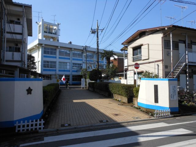 Junior high school. 700m up to municipal Musashino fifth junior high school (junior high school)
