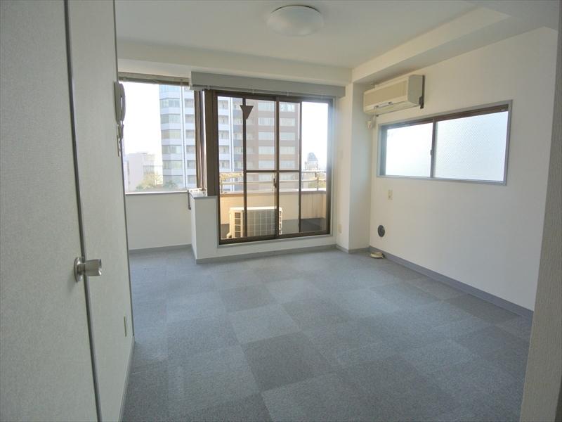 Living. Local (11 May 2013) Shooting