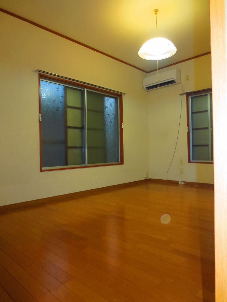 Living and room. Three-sided lighting bright living