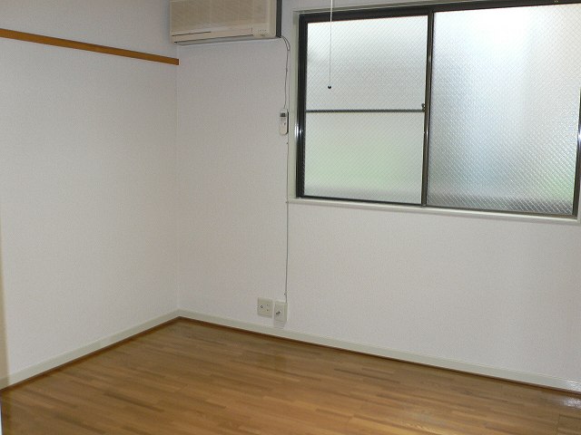 Living and room. Air conditioning is a new article