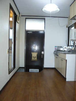 Kitchen. Also offers enough space kitchen!