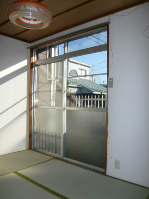 Living and room. In large windows it is good per yang!