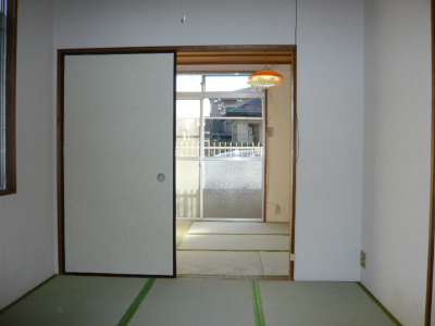 Living and room. 2 room together is 10.5 quires of Japanese-style room!