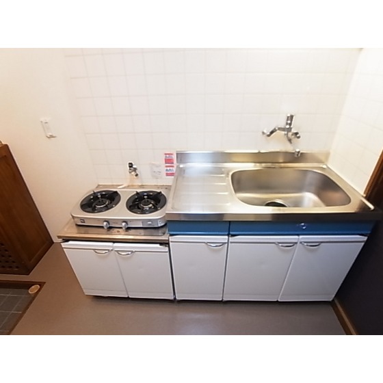 Kitchen. 2 lot gas stoves