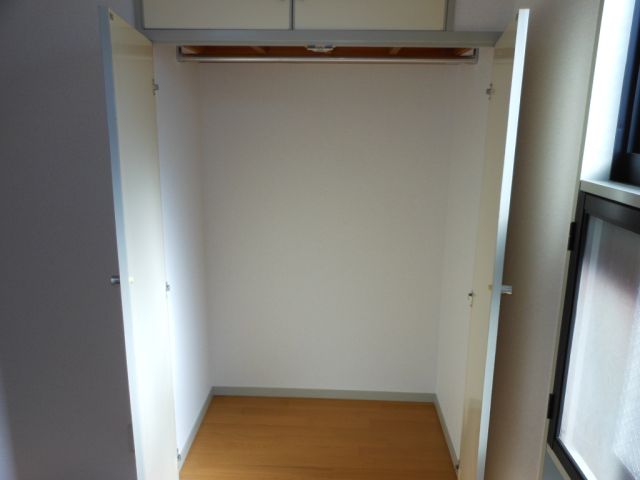 Receipt. Convenient closet type