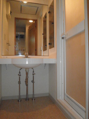 Washroom. Set in the wall full of easy mirror