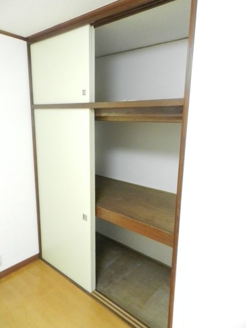 Receipt. Plenty of storage in the size closet