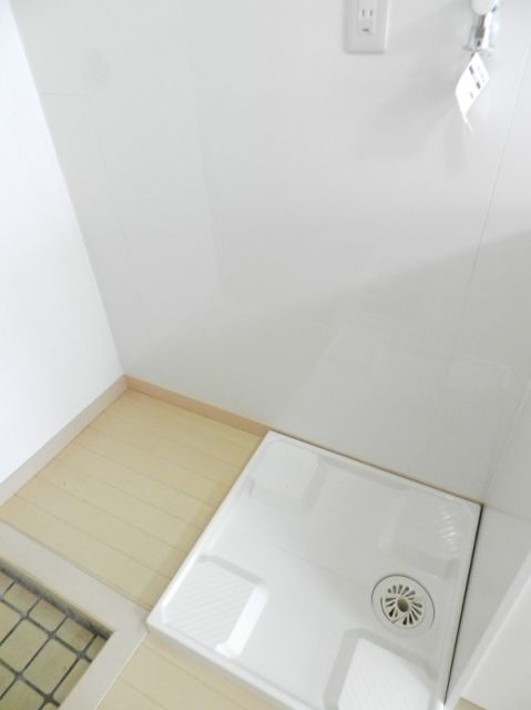 Other room space. Indoor Laundry Storage