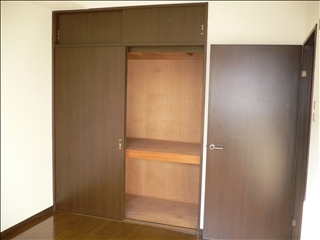 Receipt. Western-style closet