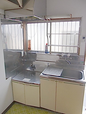 Kitchen. Gas stove installation Allowed