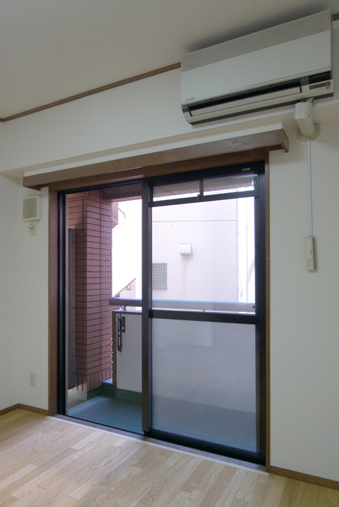 Balcony. Facing south, Clothes drying place is a hardware balcony.