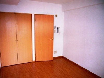 Living and room. Is living space of 6.9 quires that there airy! !