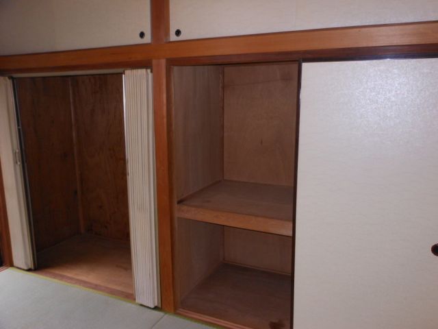 Receipt. To no closet partition half