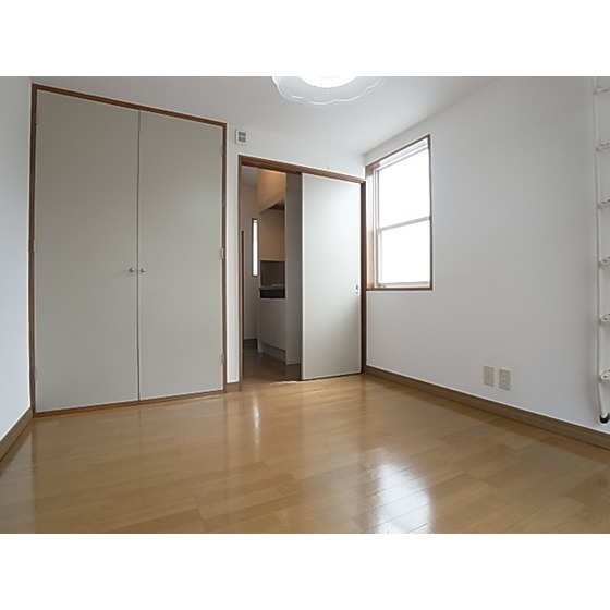 Living and room.  ※ 201 is a photograph of the