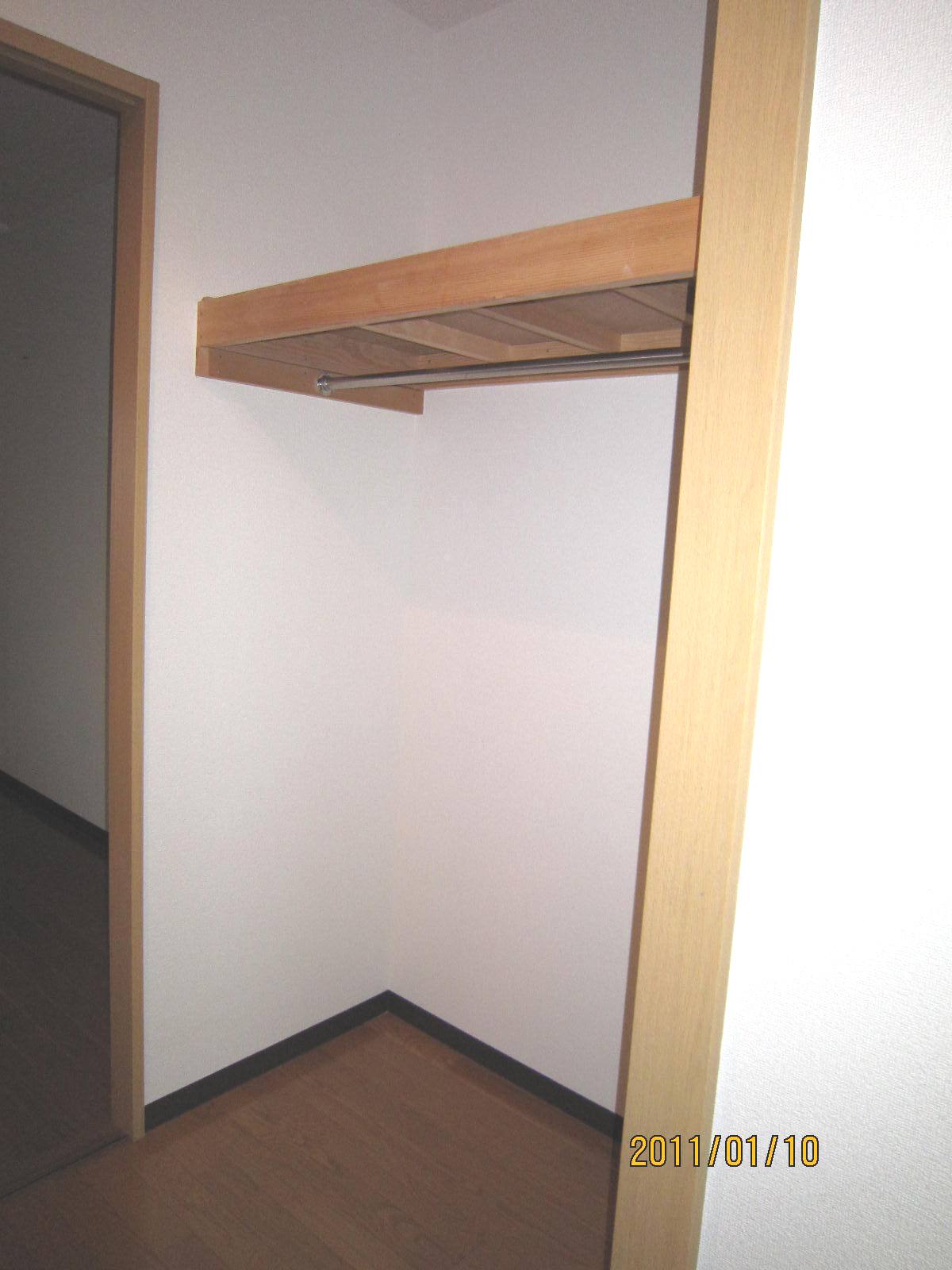 Receipt. Walk-in closet