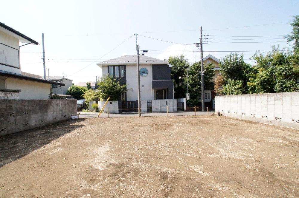 Local land photo. Within walking distance of the park Nishikubo