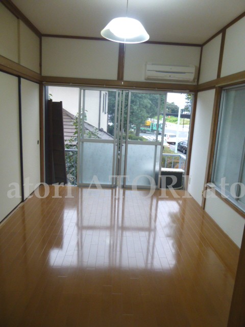 Other room space. Spacious Western-style 6 Pledge