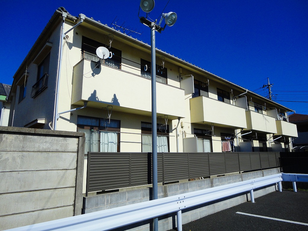 Building appearance. Before building, It Hirake in the parking lot. 