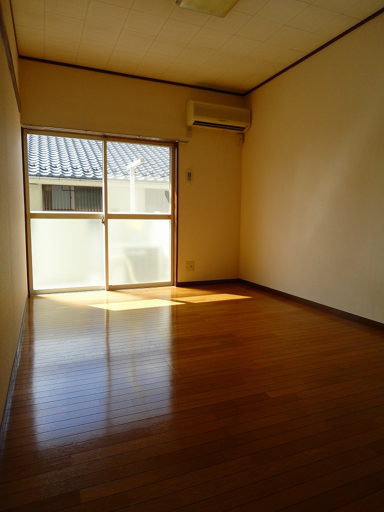 Living and room. Sunshine comfortable living