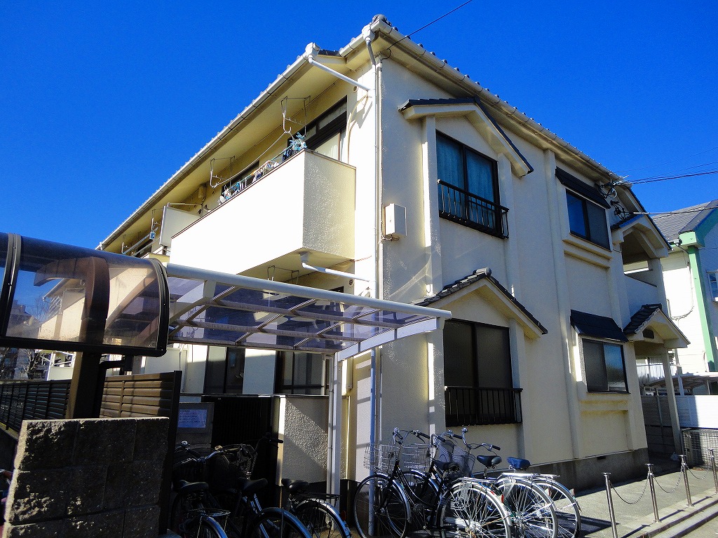 Building appearance. Day on the south-facing ◎