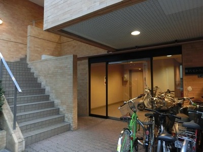 Other common areas. Entrance