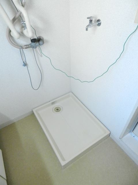 Other Equipment. It is indoor washing machine Storage