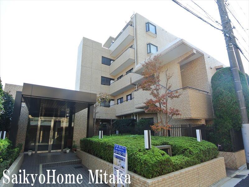 Local appearance photo. Local (11 May 2013) Shooting