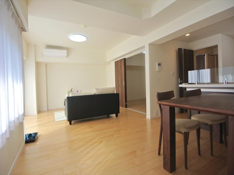 Living. Local (11 May 2013) Shooting