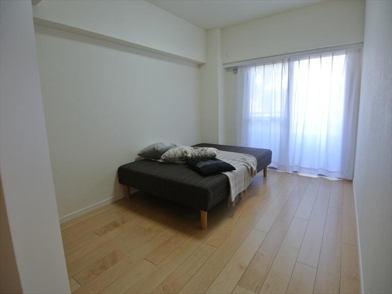 Non-living room. Local (11 May 2013) Shooting