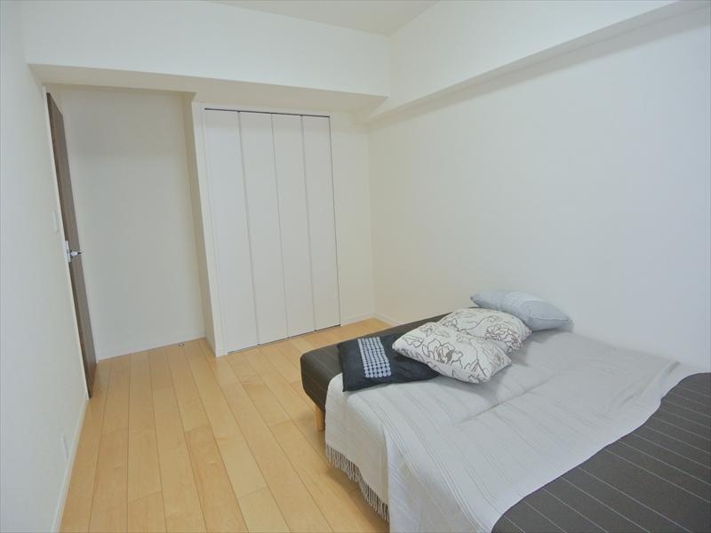 Non-living room. Local (11 May 2013) Shooting