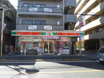 Convenience store. 110m until Thanksgiving (convenience store)