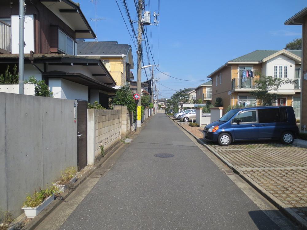 Local photos, including front road. Local (11 May 2013) Shooting