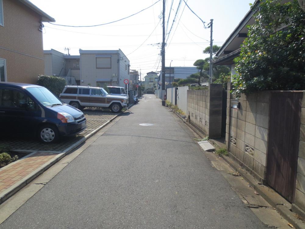 Local photos, including front road. Local (11 May 2013) Shooting