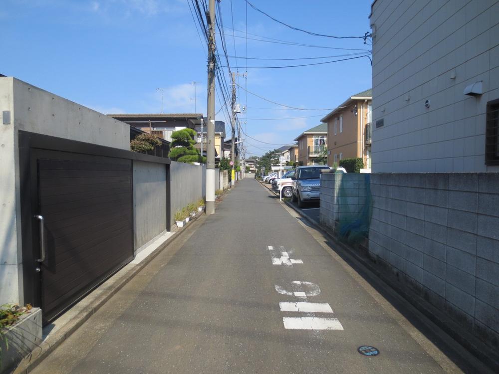 Local photos, including front road. Local (11 May 2013) Shooting