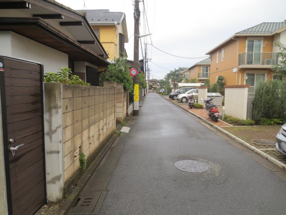 Local photos, including front road. Local (11 May 2013) Shooting